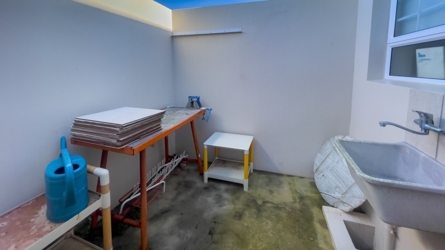 2 Bedroom Property for Sale in Heiderand Western Cape